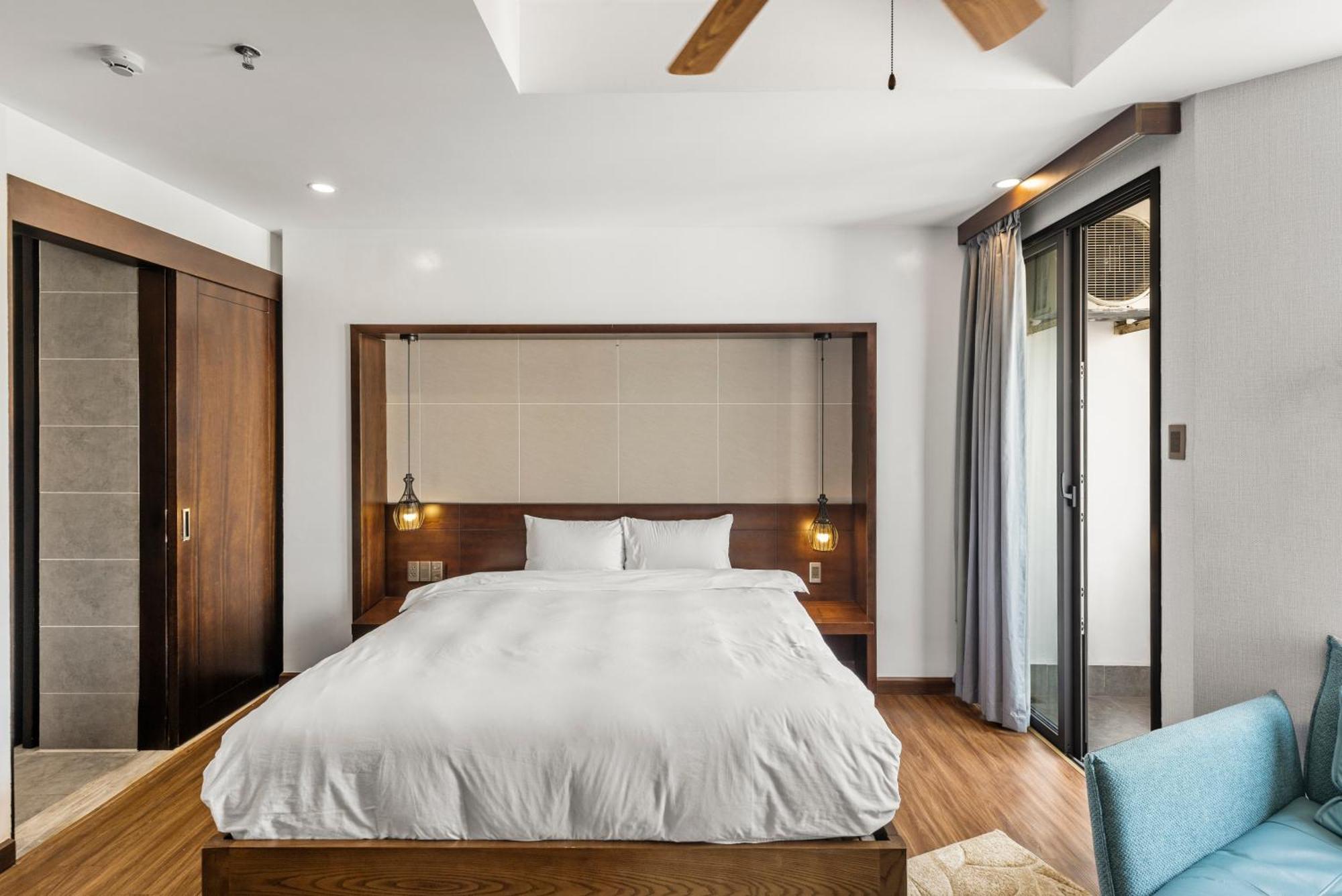 Tokyo Boutique Front Beach Hotel Da Nang Exterior photo